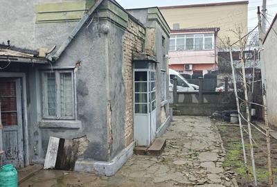 Casă cu 3 camere cu Teren 292 Mp în Central