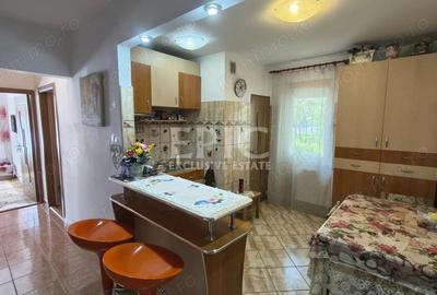 Apartament cu 3 camere decomandat în Tudor - 2