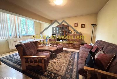 Apartament cu 3 camere decomandat în Central