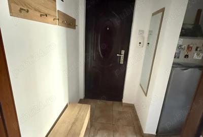 Garsoniera dubla, Ploiesti, Piata Victoriei et 1 - 1