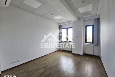 Spațiu comercial, de 580 mp, în Central - 8