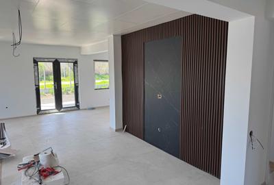 Casă cu 4 camere în Central - 2