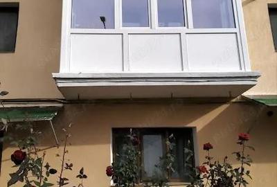 Apartament cu 3 camere semidecomandat în Central - 1