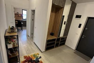 Apartament cu 3 camere, decomandat - zona Tractorul - 1