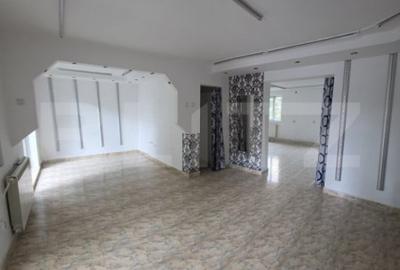 Spațiu comercial, de 85 mp, în Decebal - 3
