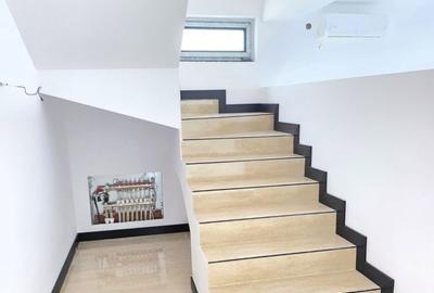 Casă cu 4 camere cu Teren 500 Mp în Central