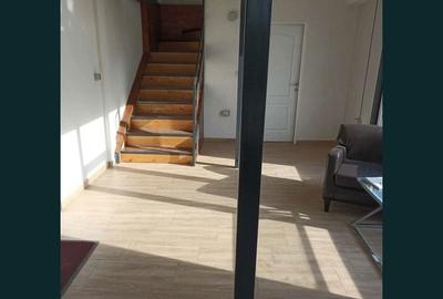 Spațiu comercial, de 220 mp, în Central - 6