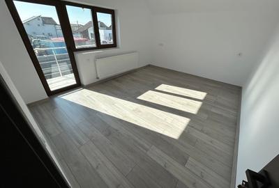 Casă individuală cu 4 camere cu Canalizare în Geamăna - 10