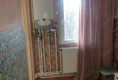 De vanzare apartament doua camere semidecomandat zona Micro 40 ,etajul 4 - 3