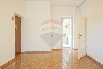 Spațiu comercial, de 123.69999694824 mp, în 15 Noiembrie - 15