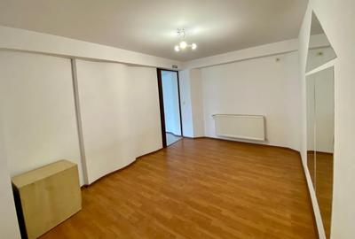 Spatiu comercial, stradal, de inchiriat - 10