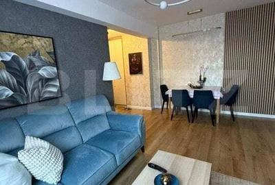 Apartament cu 3 camere semidecomandat în Central
