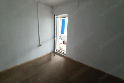 Spațiu comercial, de 475 mp, în Republicii - 13