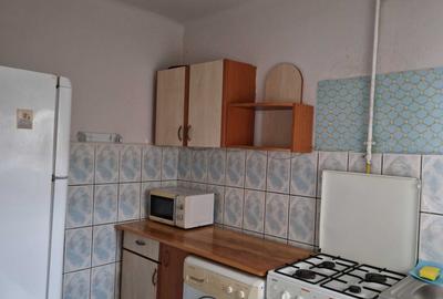 Casă cu 3 camere semidecomandat în Central
