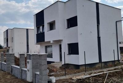Casă cu Teren 500 Mp în Bercu Roșu - 2