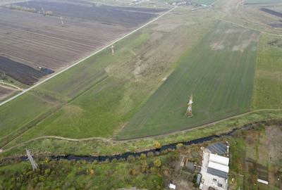 Teren de 37344 mp, în Gai