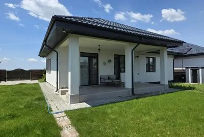 Casă cu 4 camere cu Canalizare în Tamași - 3