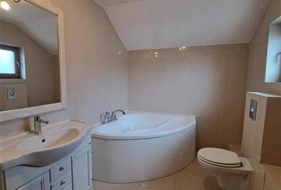 Casă individuală cu 4 camere cu Canalizare în Europa - 13