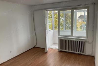 Apartament cu 3 camere semidecomandat în Piața Centrală - 3