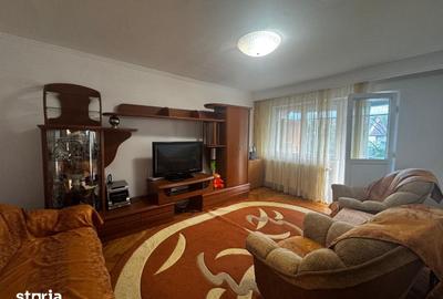 Apartament cu 3 camere decomandat în Banat - 2