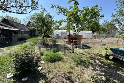 Teren de 2000 mp, în Central