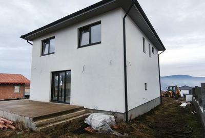 Casă cu 5 camere cu Teren 507 Mp în Corunca - 15