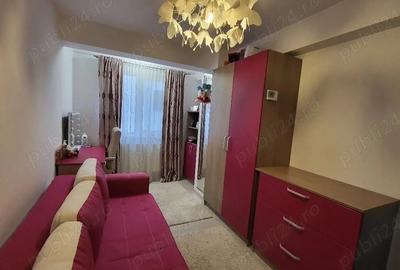 Apartament cu 3 camere decomandat în Central - 1