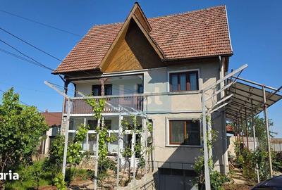Casă cu 6 camere cu Teren 750 Mp în Schela - 9