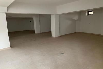 Spațiu comercial, de 500 mp, în Central - 3