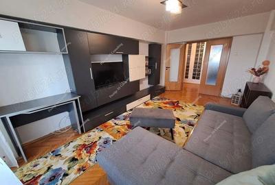 Apartament cu 3 camere decomandat, mobilat în Aradului