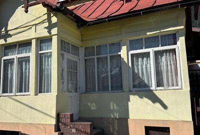 Casă cu 3 camere cu Teren 200 Mp în Central - 2