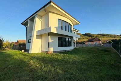 Casă cu 4 camere cu Teren 700 Mp în Central - 6