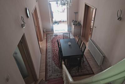 Casă cu 5 camere cu Canalizare în Ultracentral - 2