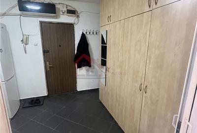 Garsonieră decomandată, mobilată în Tei - 8