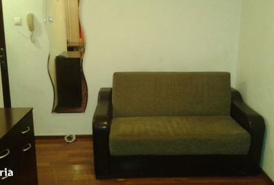 Garsonieră în Decebal - 2