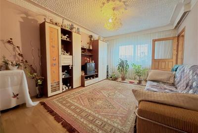 Apartament cu 3 camere decomandat în Păcurari