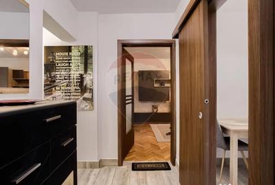 Apartament cu 3 camere decomandat în Intim - 2