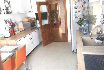 Apartament cu 4 camere decomandat, mobilat în Central - 2