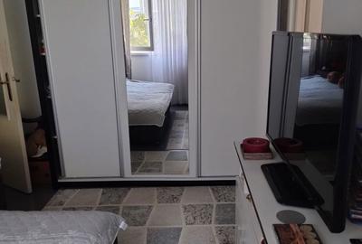 Apartament cu 3 camere semidecomandat în Central - 1