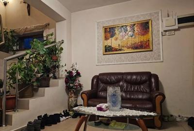 Casă cu 7 camere cu Teren 500 Mp în Km 5