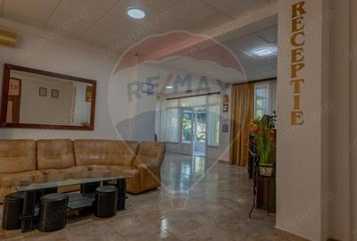 Casă cu 16 camere cu Teren 3700 Mp în Central - 1