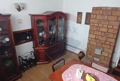 Apartament 4 camere de vanzare Calea Domneasca Scoala 2 - 4