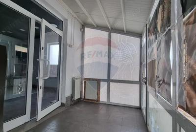 Spa?iu comercial 110 mp de inchiriat Podul de Piatra - 2