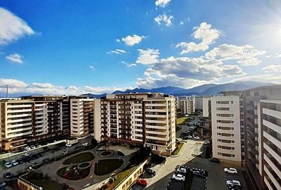 Apartament cu 5 camere decomandat, mobilat în Tractorul - 1