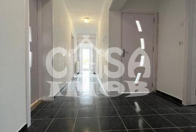 Casă cu 6 camere cu Teren 1100 Mp în Central - 16