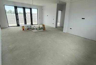 Casă cu 4 camere decomandat cu Teren 440 Mp în Central - 14