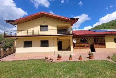 Vila unica la munte, super dotata si utilata - 3
