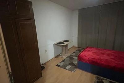 Inchiriez garsoniera - 2