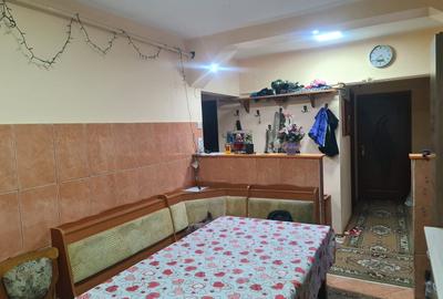 Apartament cu 4 camere decomandat, mobilat în Central - 3