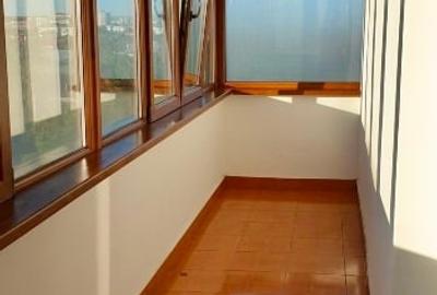 Apartament cu camere decomandat - 12
